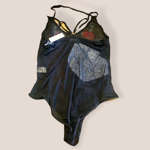 LUSH ROSE🌹 - Picture 9 of 10